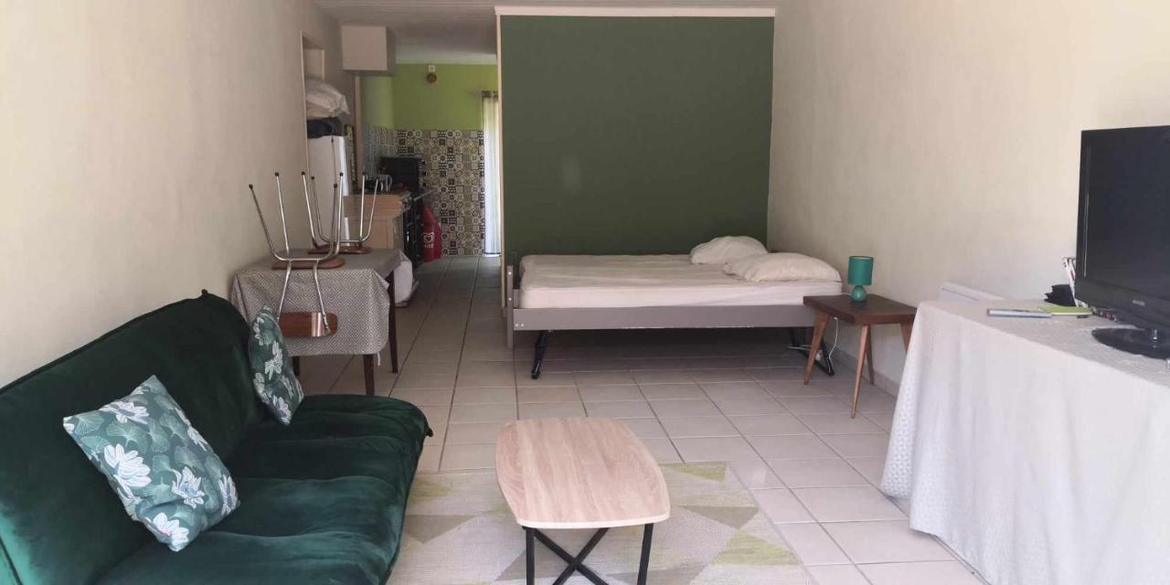 Petit Gite Ou Chambre D'Hotes 2/4 Personnes Buffieres Bagian luar foto