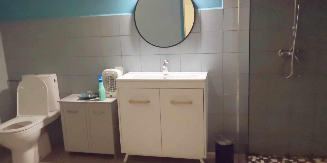 Petit Gite Ou Chambre D'Hotes 2/4 Personnes Buffieres Bagian luar foto